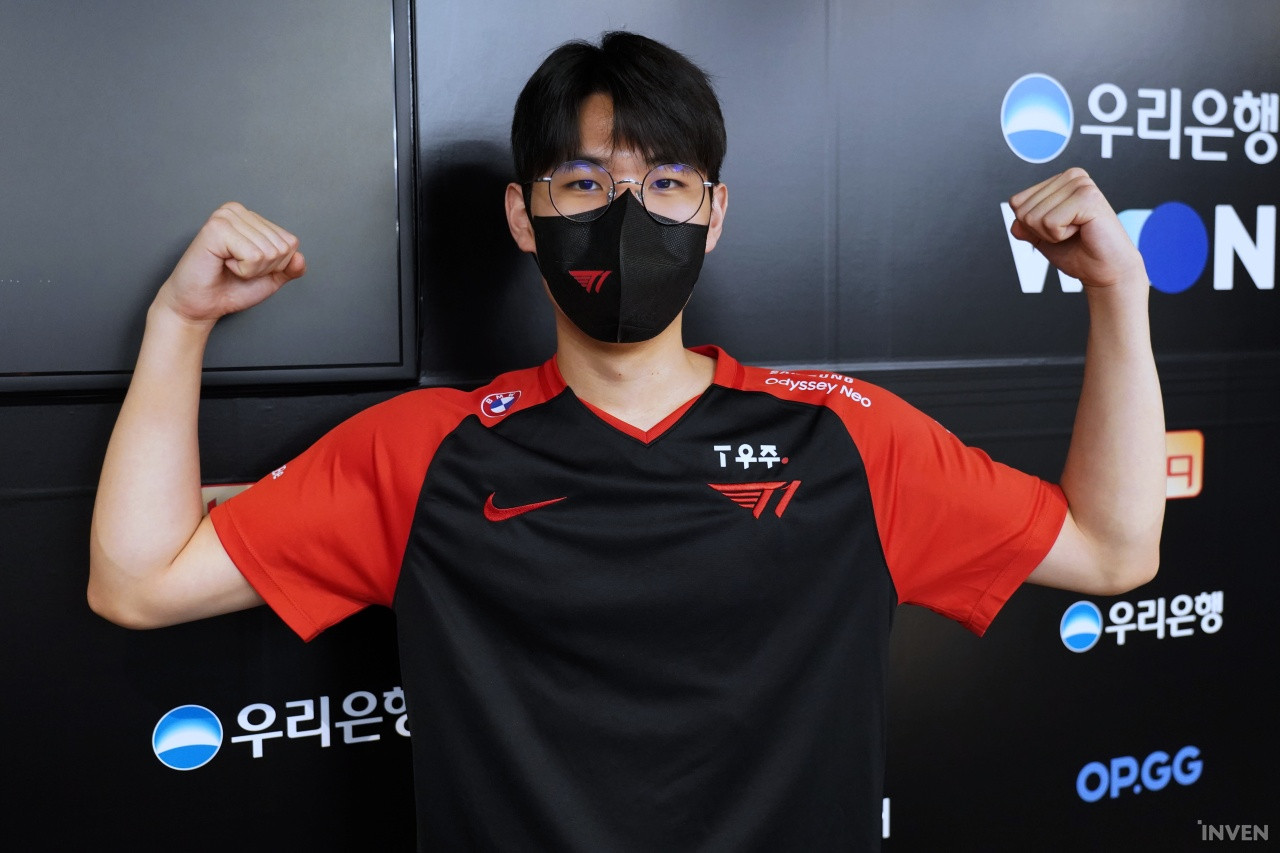 RNG绝地反击JDG，Kanavi惊艳世界