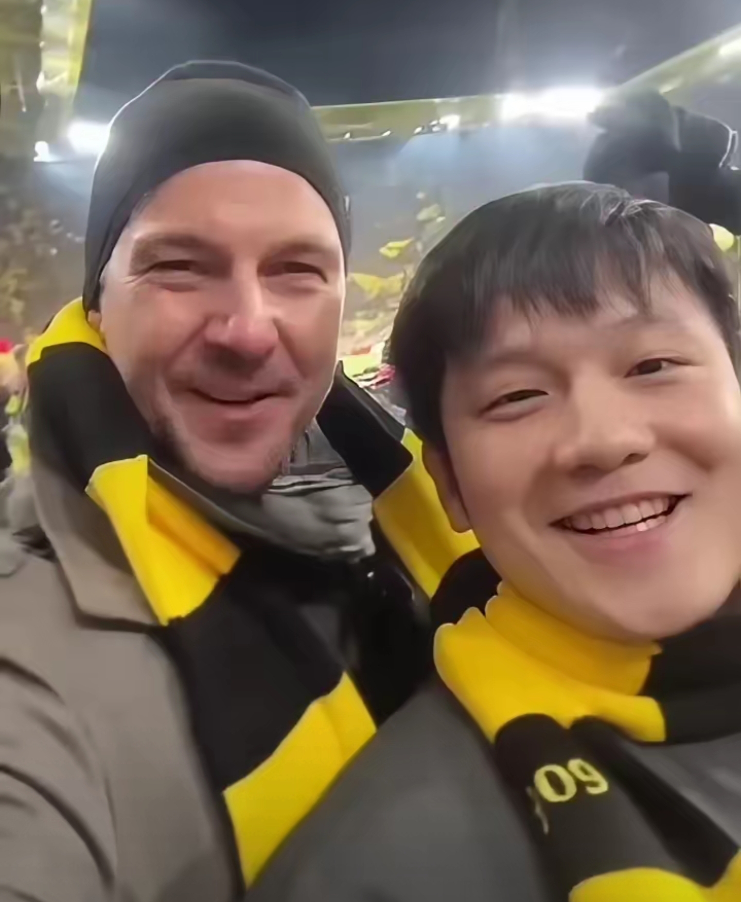 法国乒乓球队力克波兰乒乓球队，波尔送出助攻