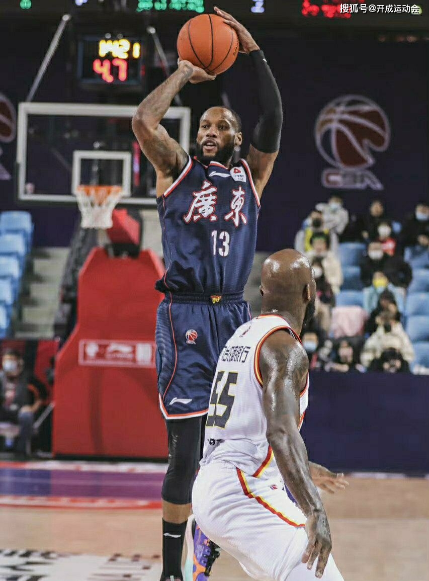 包含吉林队险胜雷霆，易建联刷新纪录的词条