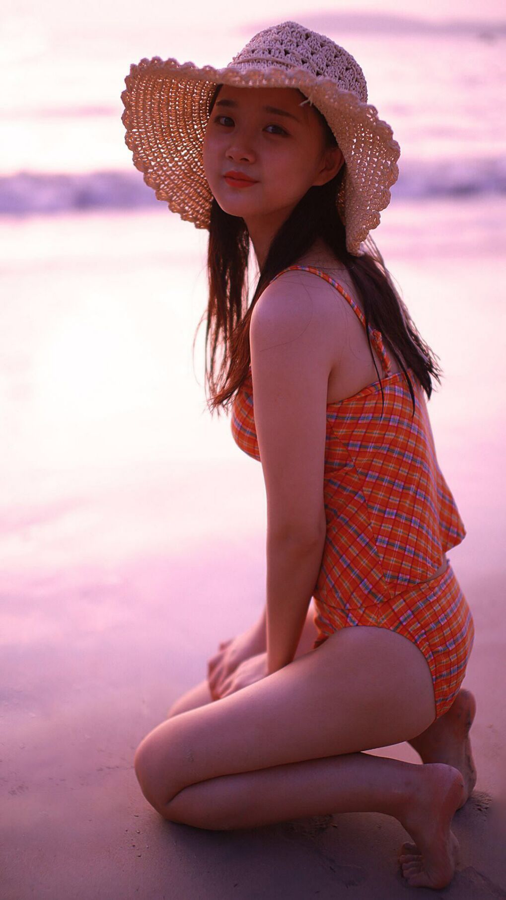 爱游戏下载-赛道变局，梅赛德斯逆袭红牛，周冠宇掀起中国旋风