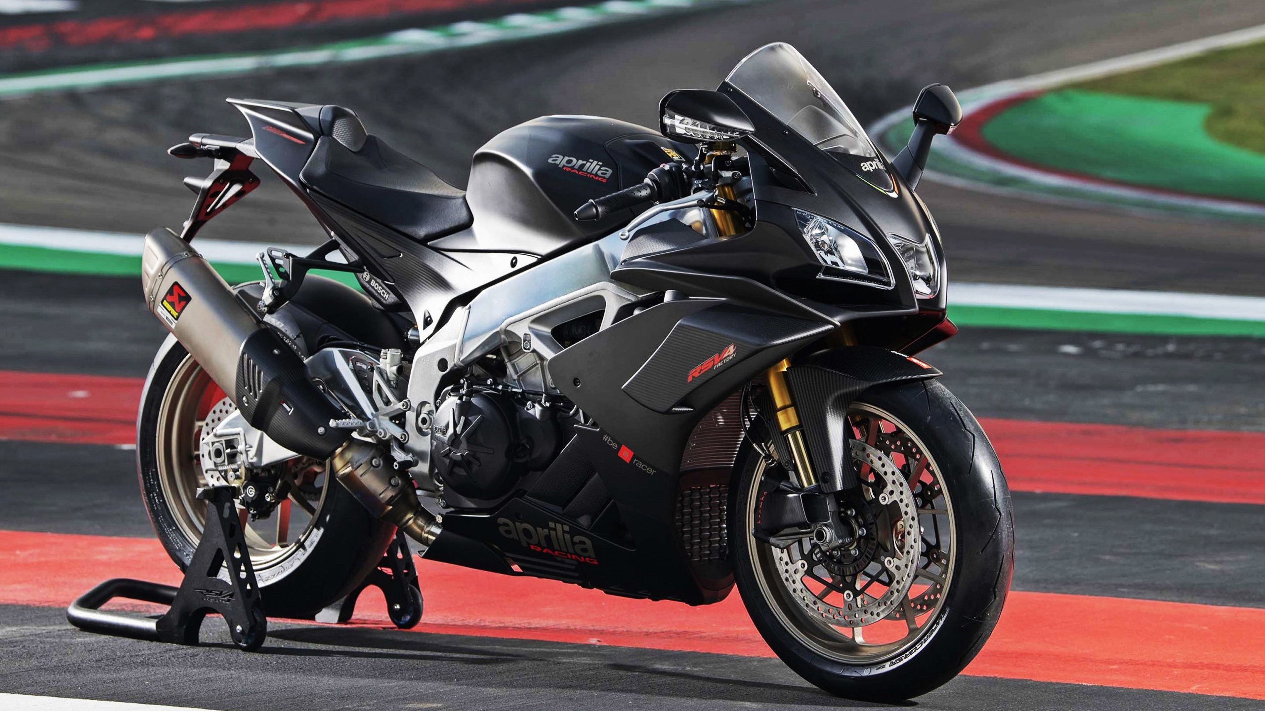 水与火的交织，萨内用一脚撕裂殖民记忆的弧线