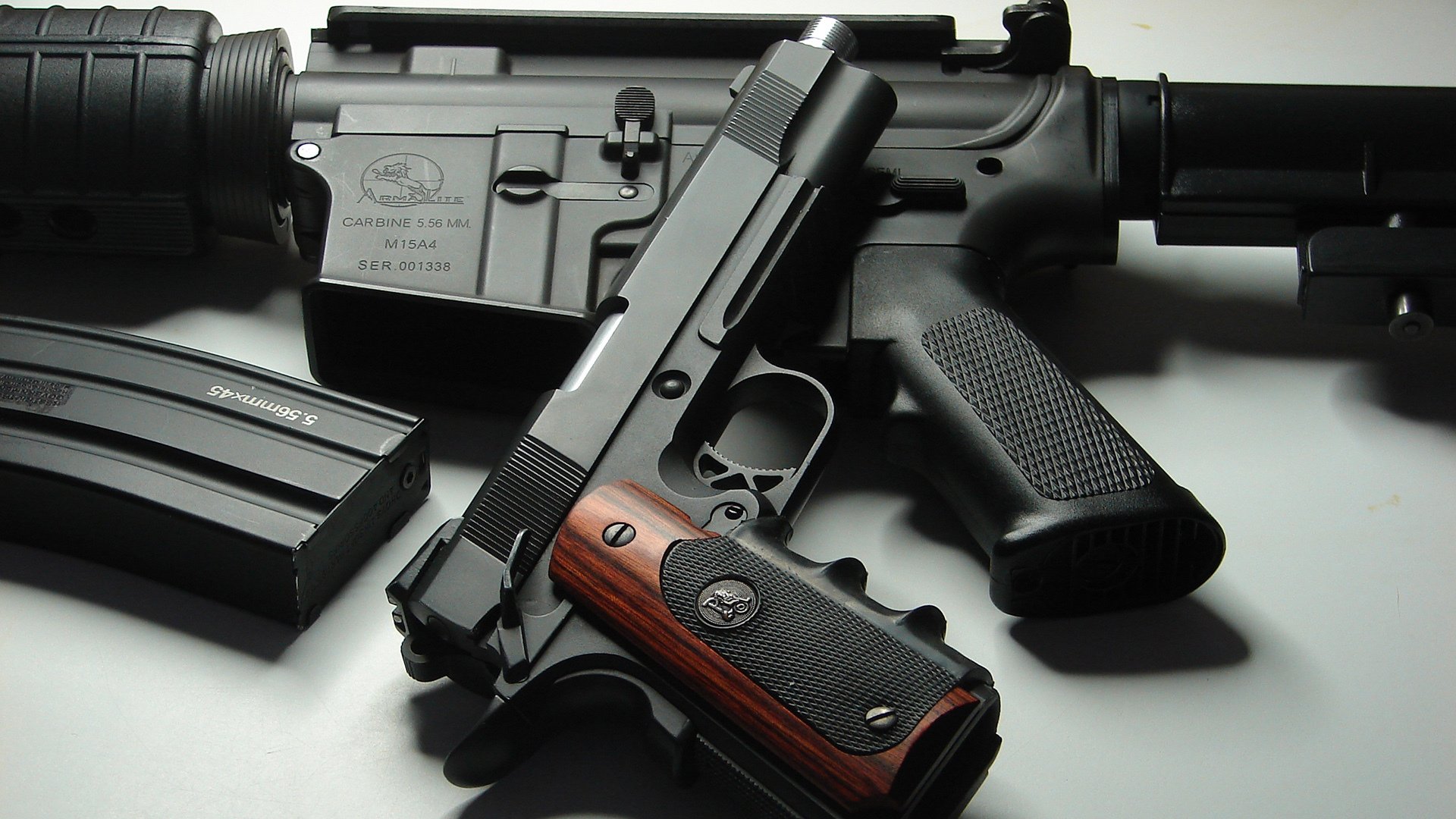 爱游戏大厅-F1新赛季揭幕战之夜，绝境逢生，巴尔韦德在重压下完成自我救赎