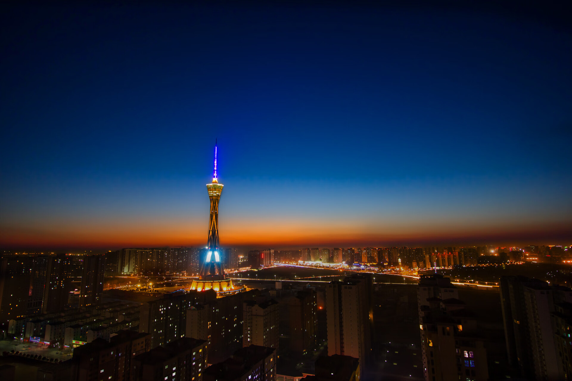 爱游戏官方-巴尔韦德爆发与拉齐奥战术智慧，欧战烽火中的双重奏