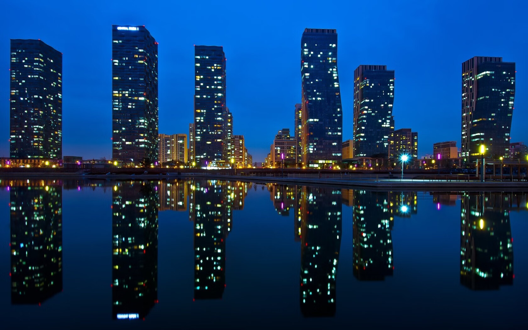 世纪跨越，拉文绝杀之下，北京队巅峰对决险胜黄蜂