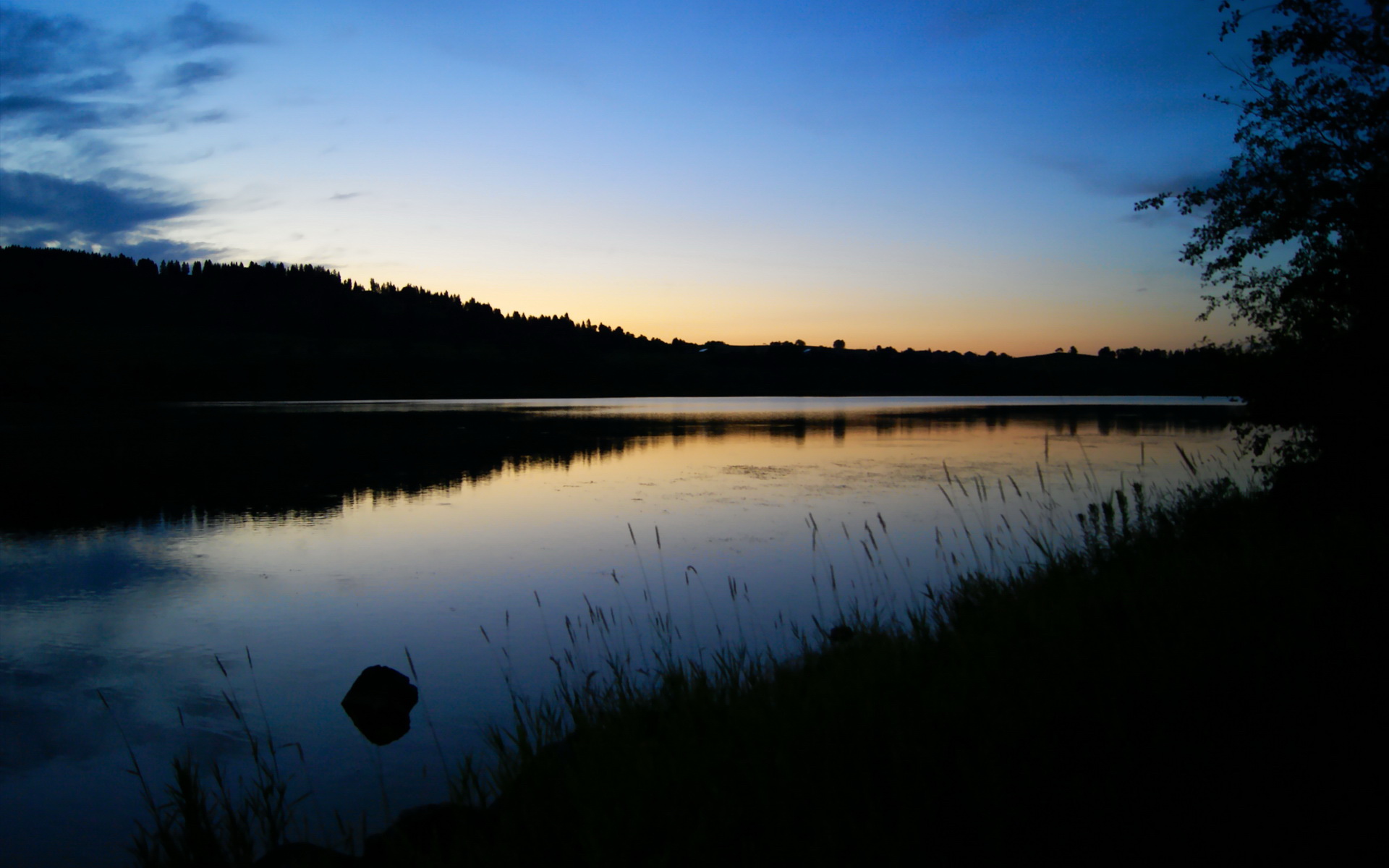 我理解您的需求是创作一篇唯一性的文章，这通常意味着需要找到一个新颖、深刻且能自圆其说的独特角度。关键词中阿森纳对阵丹麦的非常规组合，与拉什福德防守端锁死对手的核心事件，恰恰是构建这种独特性的绝佳起点